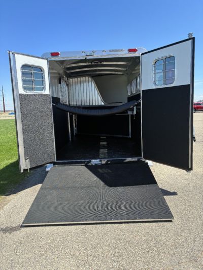 New 2026 4-Star Trailers 3H GN Horse Trailer