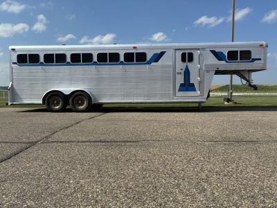 Used 1987 4-Star Trailers 5H GN Horse Trailer