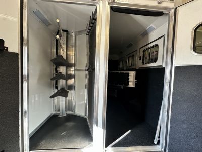 New 2025 Cimarron Trailers 3H 14' Trail Boss LQ Horse Trailer