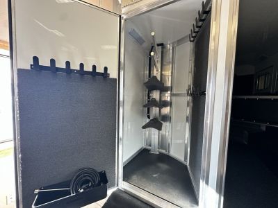 New 2025 Cimarron Trailers 3H 14' Trail Boss LQ Horse Trailer