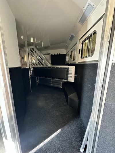 New 2025 Cimarron Trailers 3H 14' Trail Boss LQ Horse Trailer