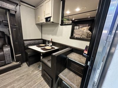 New 2025 Cimarron Trailers 3H 14' Trail Boss LQ Horse Trailer