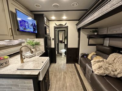 New 2025 Cimarron Trailers 3H 14' Trail Boss LQ Horse Trailer