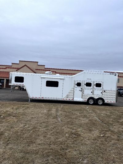 New 2025 Cimarron Trailers 3H 14' Trail Boss LQ Horse Trailer