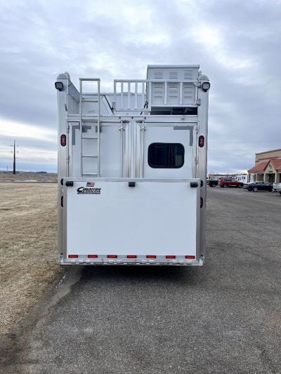New 2025 Cimarron Trailers 3H 14' Trail Boss LQ Horse Trailer