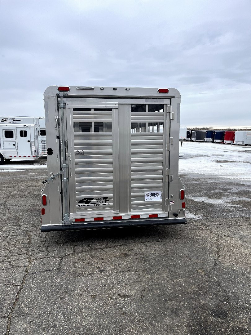 New 2025 4-Star Trailers 24' St GN Trailer