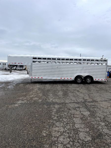 New 2025 4-Star Trailers 24' St GN Trailer