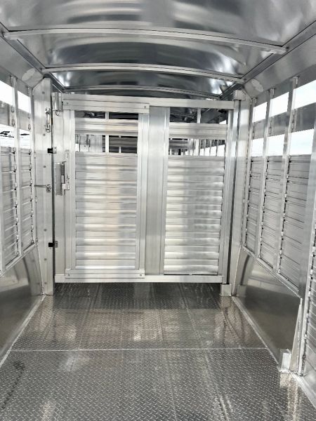 New 2025 4-Star Trailers 24' St GN Trailer