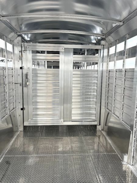 New 2025 4-Star Trailers 24' St GN Trailer