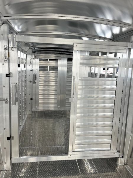 New 2025 4-Star Trailers 24' St GN Trailer