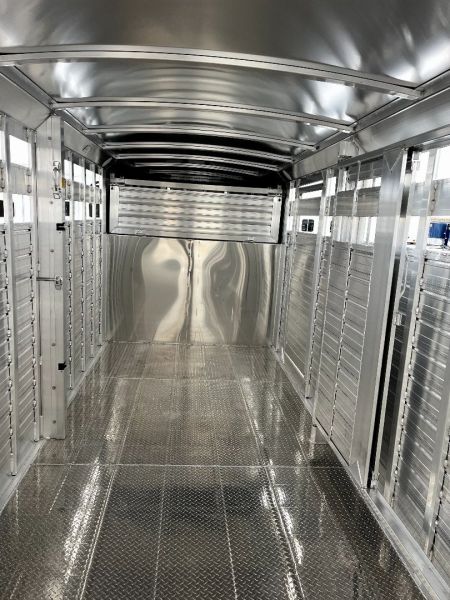 New 2025 4-Star Trailers 24' St GN Trailer