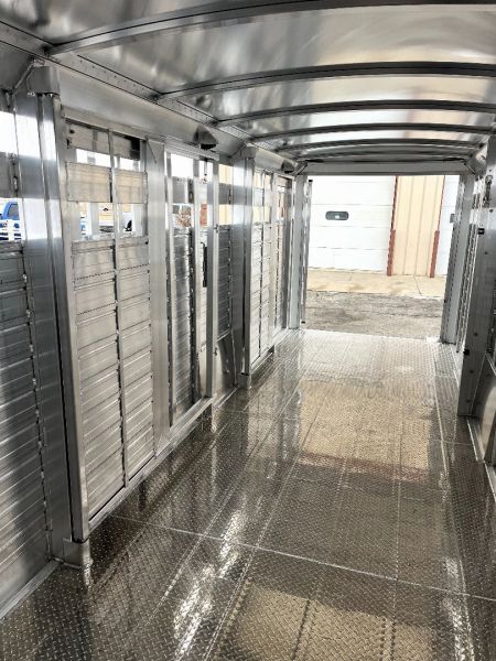 New 2025 4-Star Trailers 24' St GN Trailer