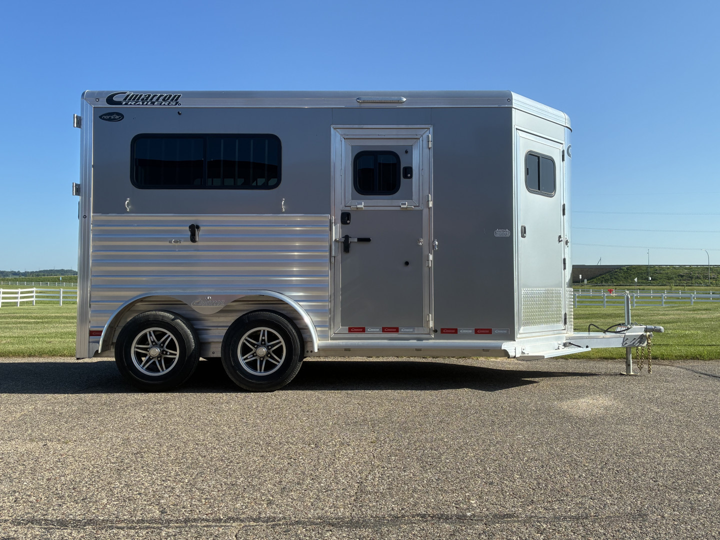 New 2025 Cimarron 2H Straight Load BP Horse Trailer