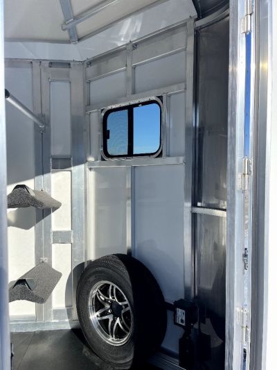 New 2025 Cimarron 2H Straight Load BP Horse Trailer