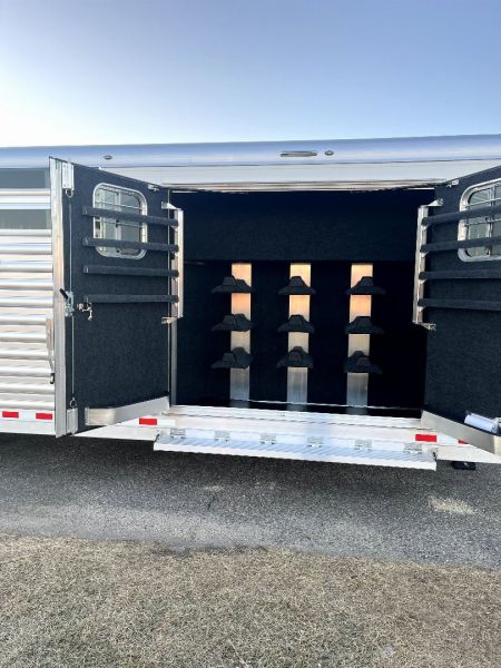 New 2025 4-Star Trailers 9H GN w/ Super Tack Horse Trailer