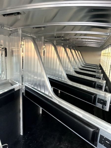 New 2025 4-Star Trailers 9H GN w/ Super Tack Horse Trailer