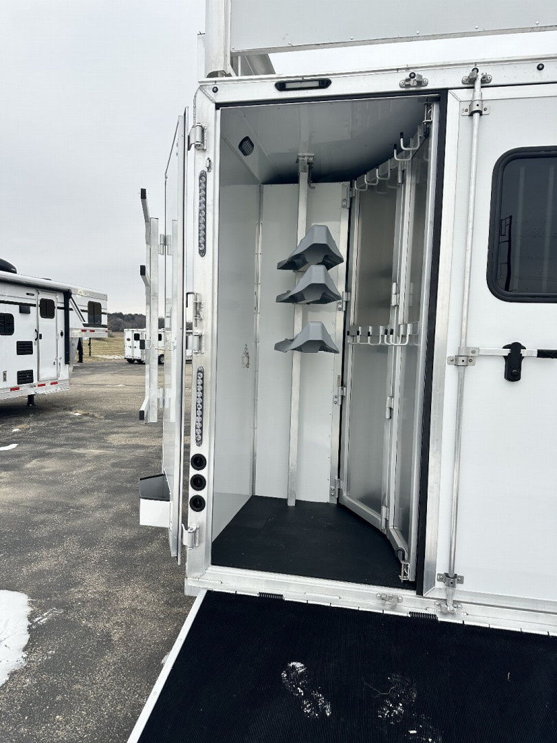 New 2025 SMC 3H 14' LQ L8314SSR Horse Trailer