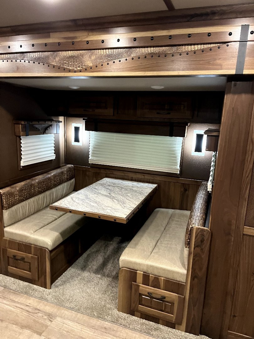 New 2025 SMC 3H 14' LQ L8314SSR Horse Trailer