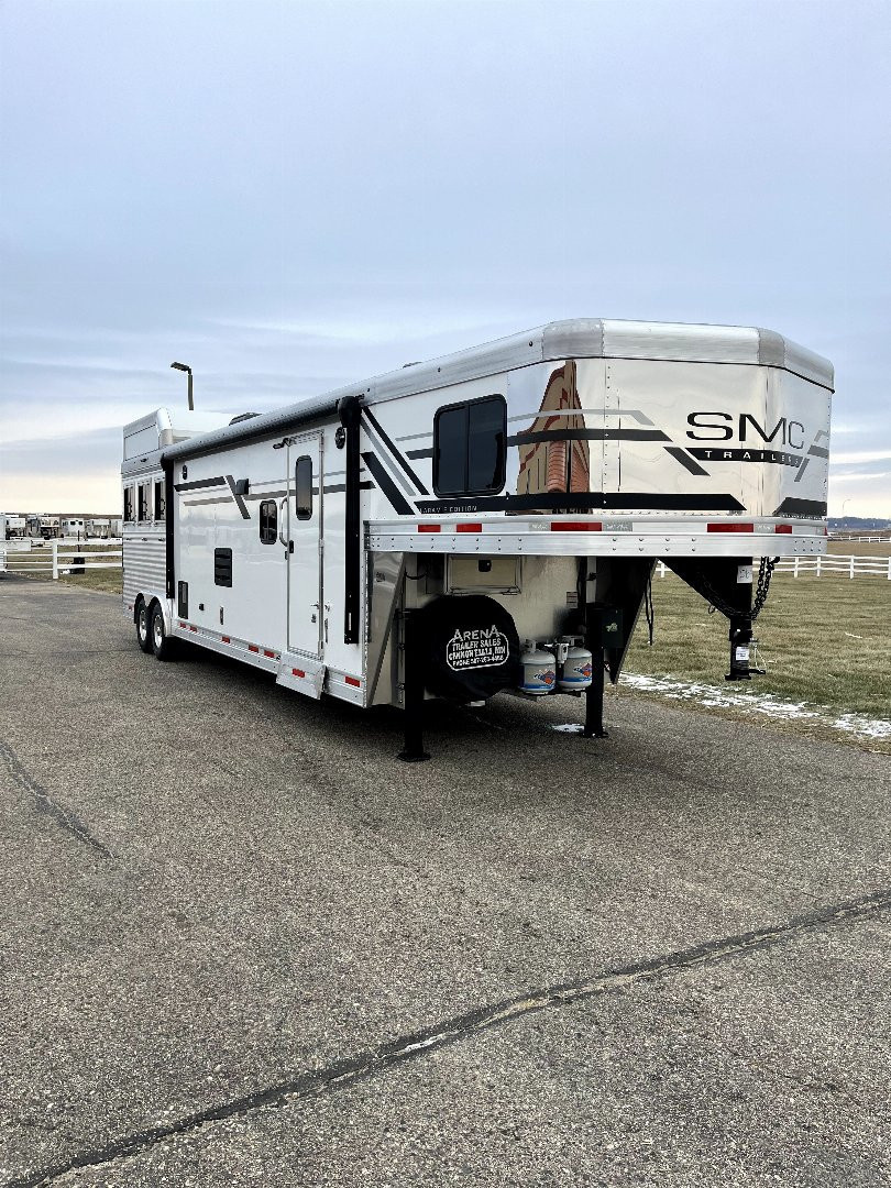 New 2025 SMC 3H 14' LQ L8314SSR Horse Trailer