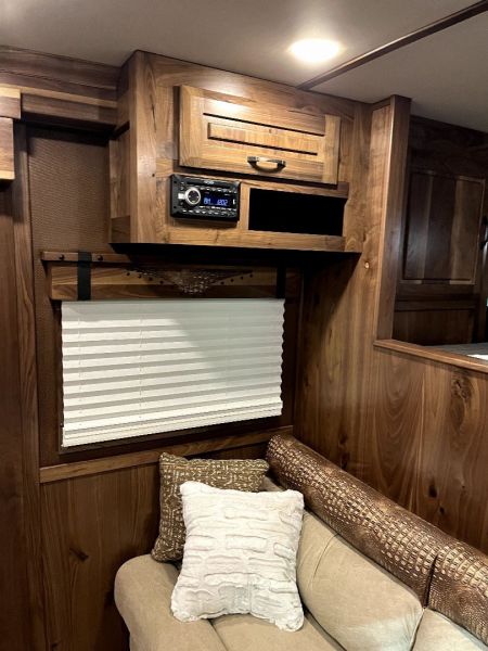 New 2025 SMC 3H 14' LQ L8314SSR Horse Trailer