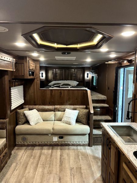 New 2025 SMC 3H 14' LQ L8314SSR Horse Trailer