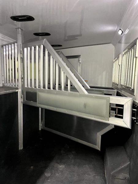 New 2025 SMC 3H 14' LQ L8314SSR Horse Trailer