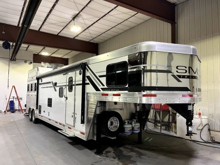New 2025 SMC 3H 14' LQ L8314SSR Horse Trailer