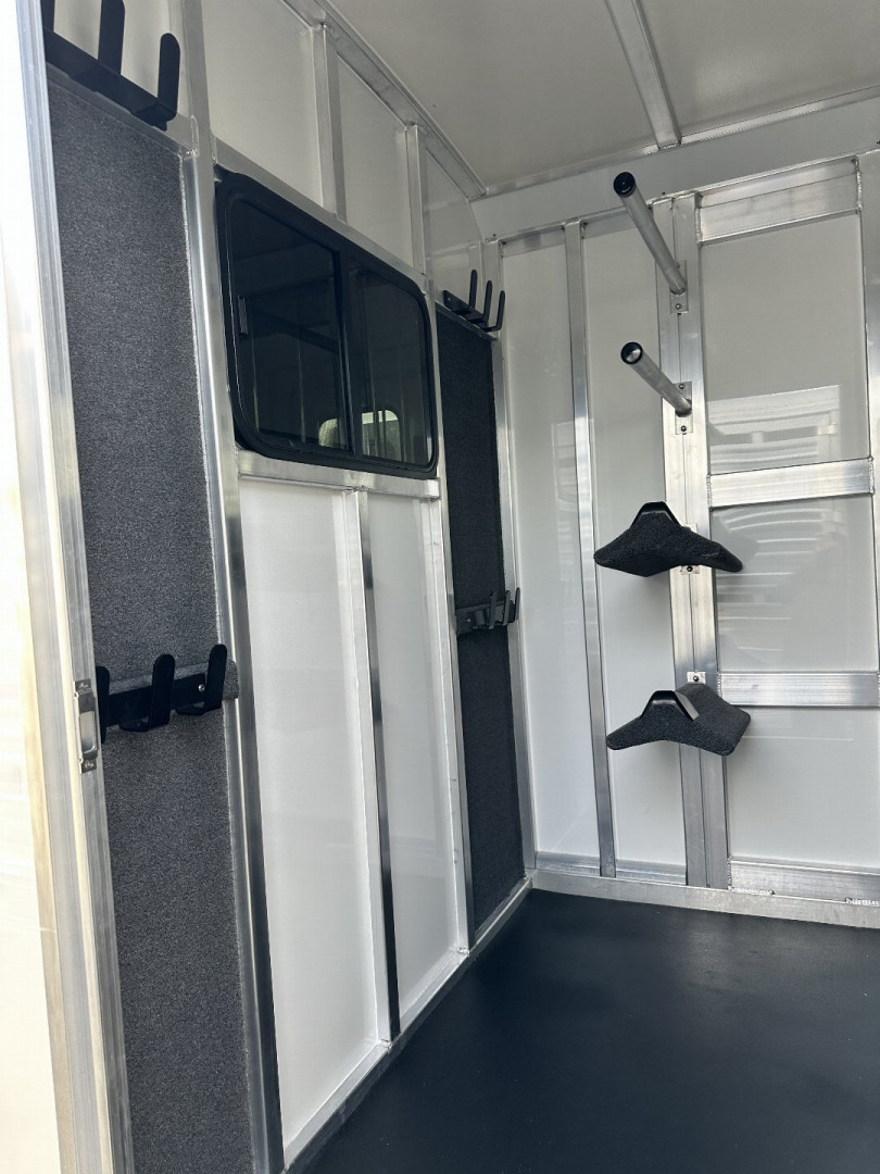 New 2025 Cimarron 2H Straight Load GN Horse Trailer