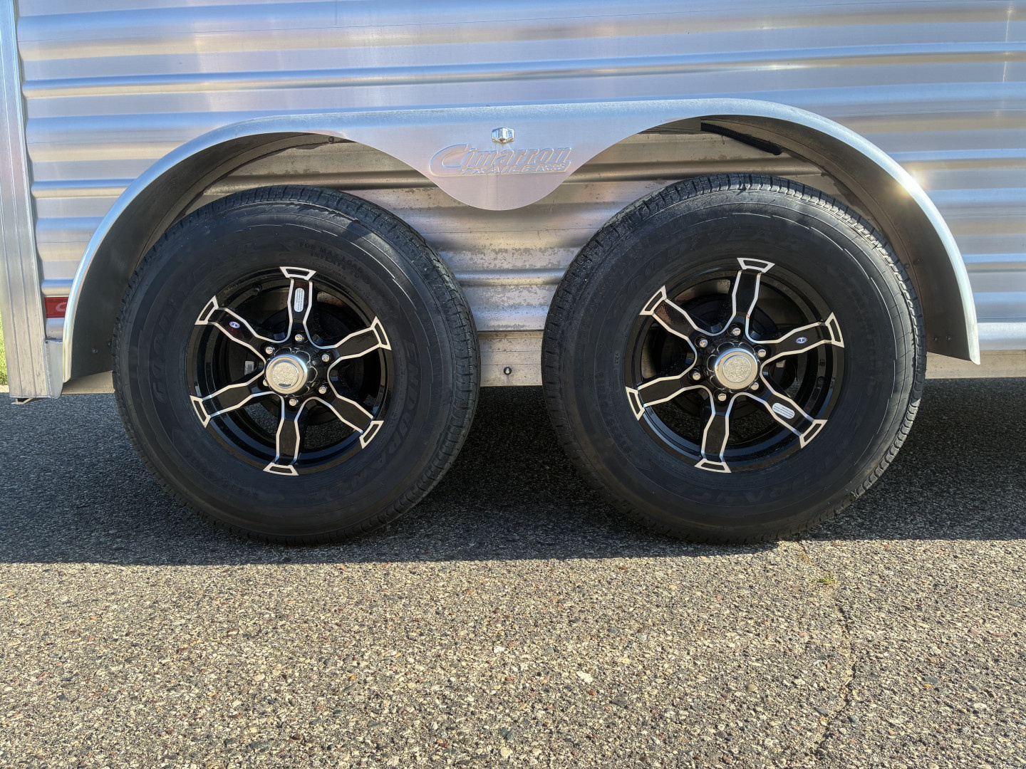 New 2025 Cimarron 2H Straight Load GN Horse Trailer