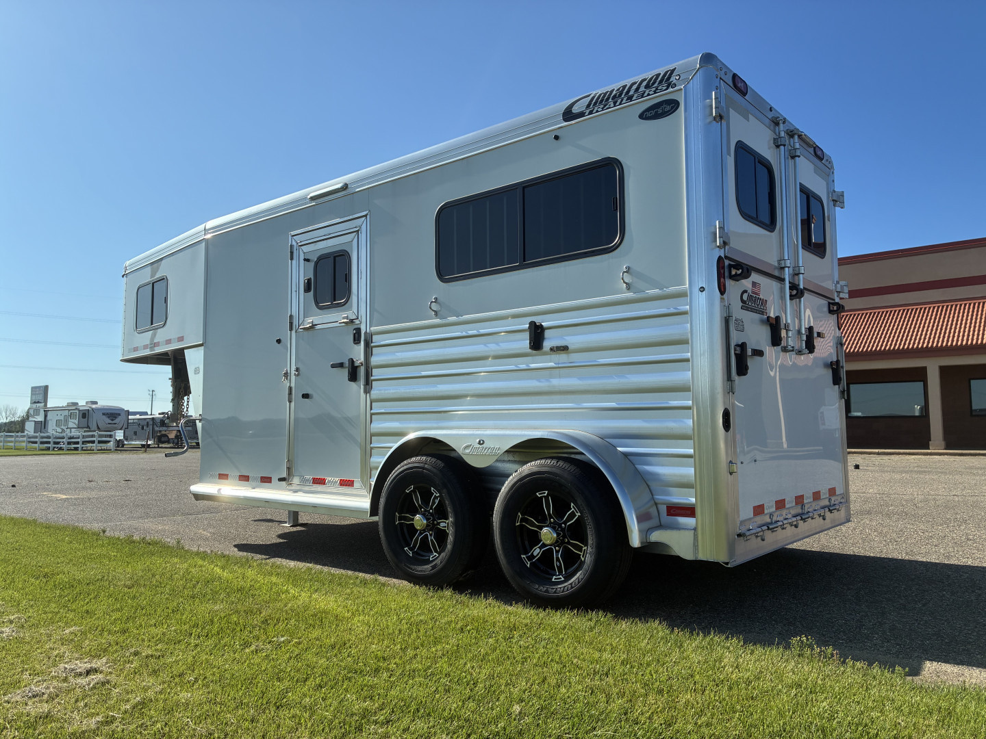 New 2025 Cimarron 2H Straight Load GN Horse Trailer