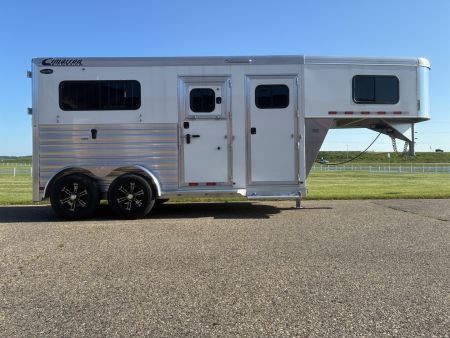 New 2025 Cimarron 2H Straight Load GN Horse Trailer