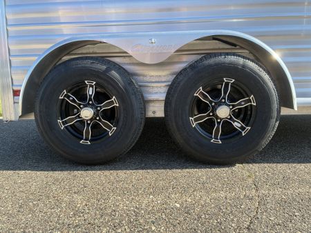 New 2025 Cimarron 2H Straight Load GN Horse Trailer