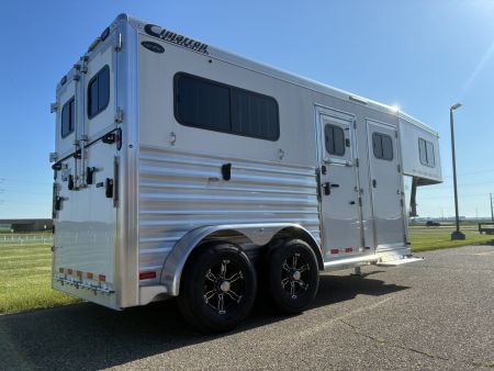 New 2025 Cimarron 2H Straight Load GN Horse Trailer