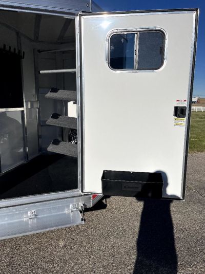 New 2025 Cimarron Trailers 3H BP RTG Horse Trailer