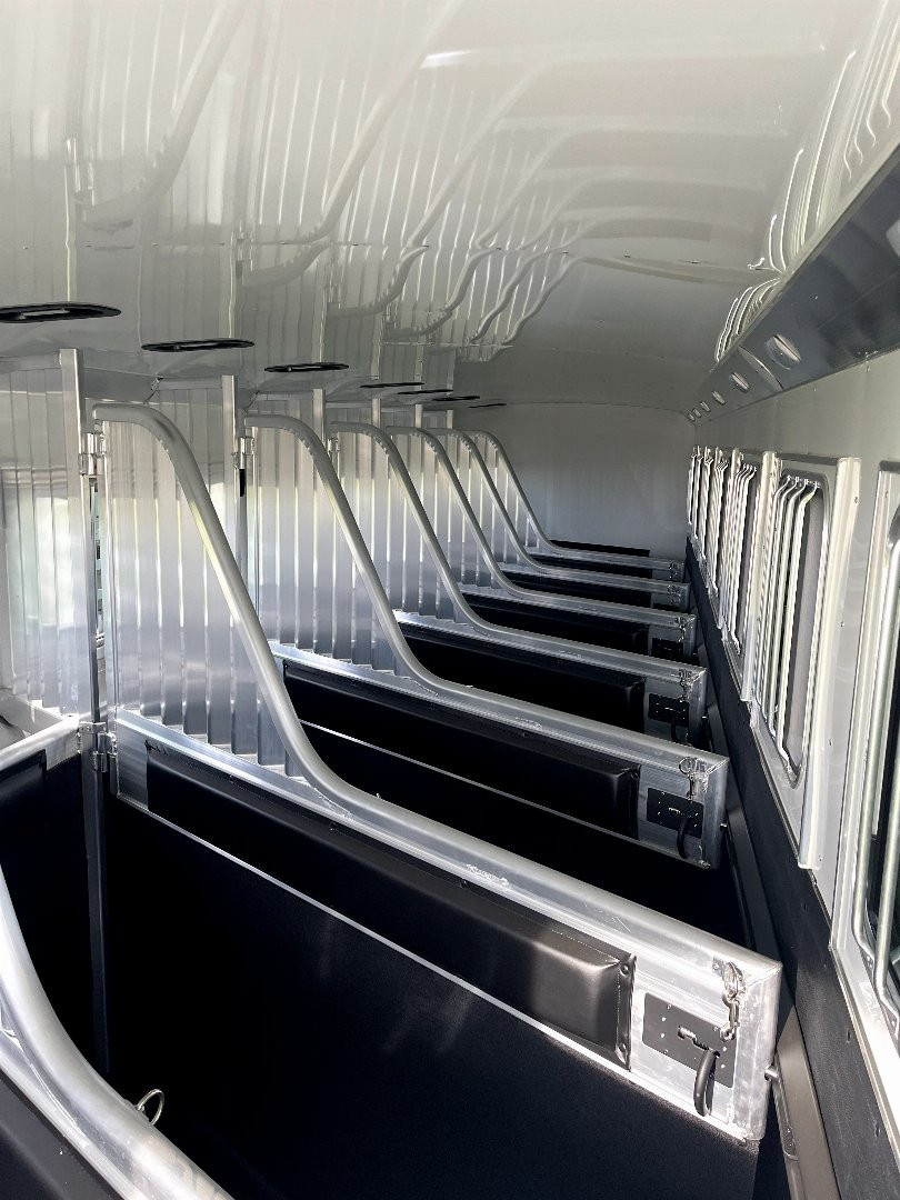 New 2025 4-Star Trailers 8H Super Tack GN Horse Trailer