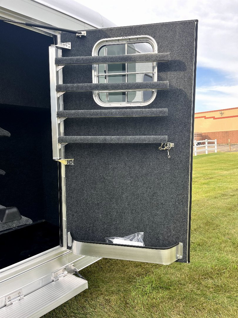 New 2025 4-Star Trailers 8H Super Tack GN Horse Trailer