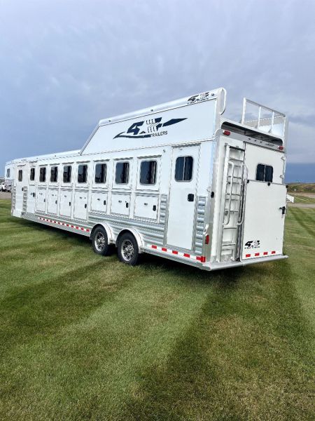 New 2025 4-Star Trailers 8H Super Tack GN Horse Trailer