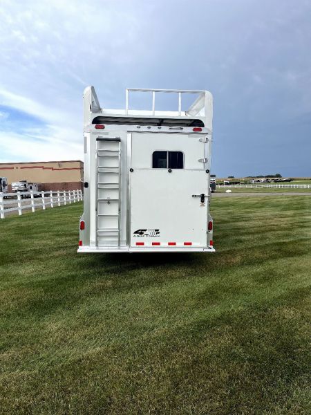 New 2025 4-Star Trailers 8H Super Tack GN Horse Trailer