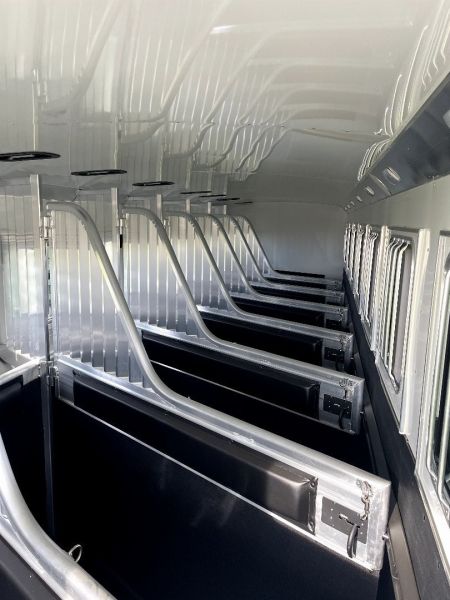 New 2025 4-Star Trailers 8H Super Tack GN Horse Trailer