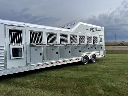 New 2025 4-Star Trailers 8H Super Tack GN Horse Trailer