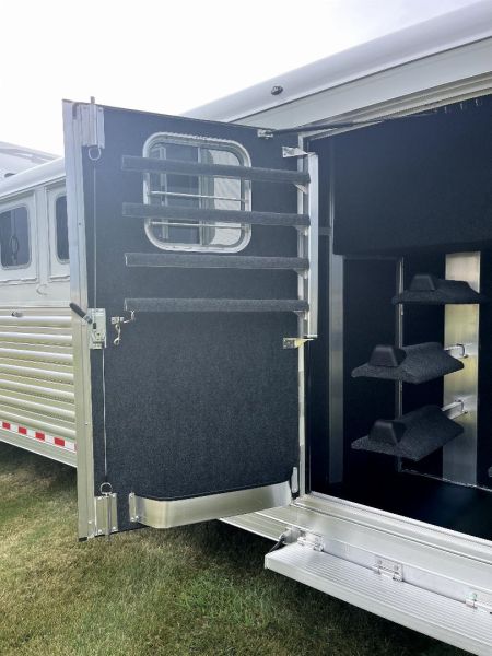 New 2025 4-Star Trailers 8H Super Tack GN Horse Trailer