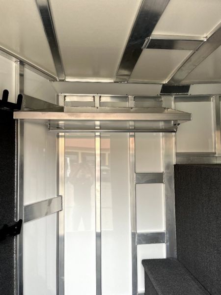 New 2025 Cimarron Trailers 4H GN RTG Horse Trailer