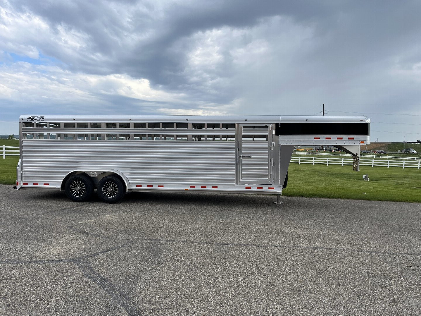 New 2025 4-Star Trailers 7'x24' Stock GN Stock / Stock Combo Trailer