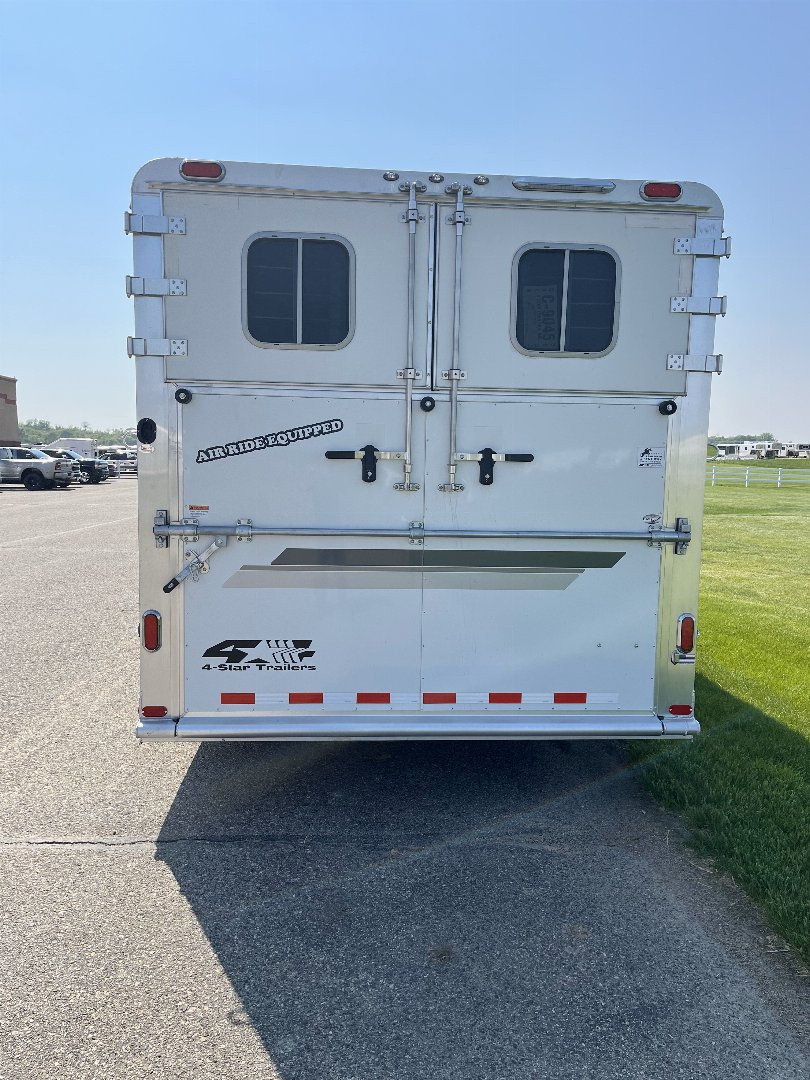 New 2027 4-Star Trailers 6-9 Horse Head to Head Horse Trailer