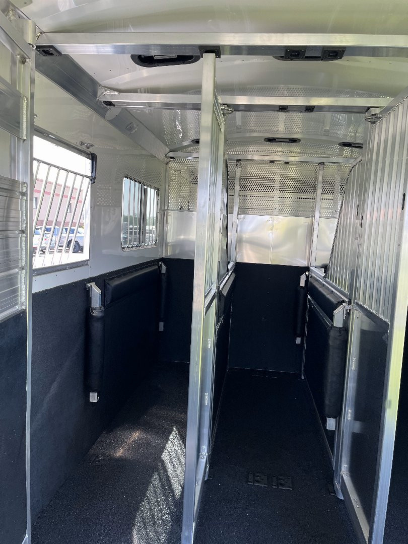 New 2027 4-Star Trailers 6-9 Horse Head to Head Horse Trailer