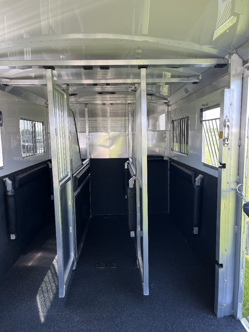 New 2027 4-Star Trailers 6-9 Horse Head to Head Horse Trailer