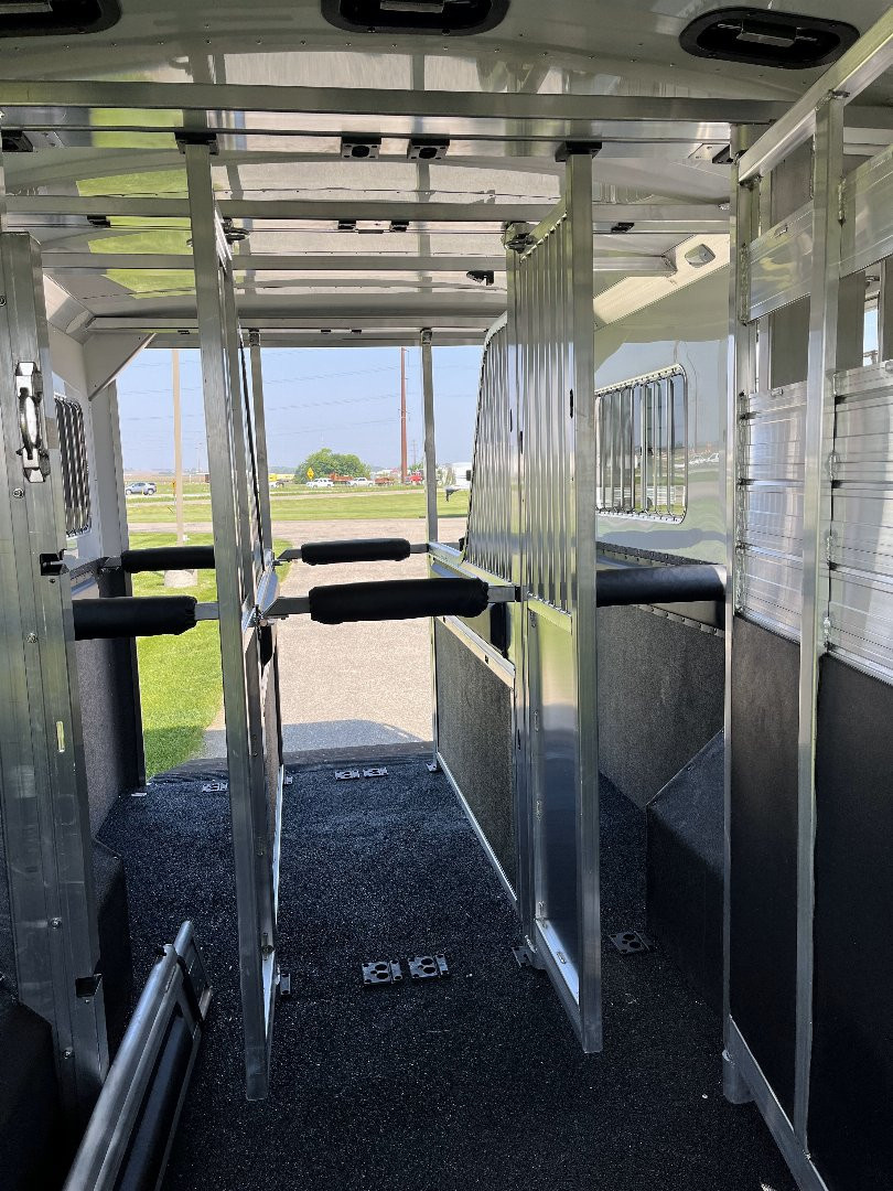 New 2027 4-Star Trailers 6-9 Horse Head to Head Horse Trailer