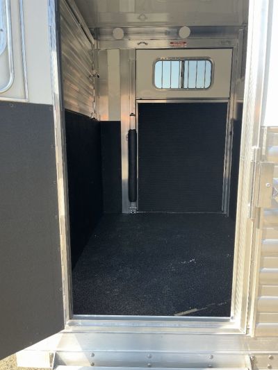 New 2027 4-Star Trailers 6-9 Horse Head to Head Horse Trailer