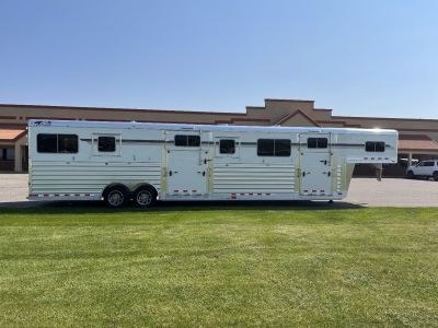 New 2027 4-Star Trailers 6-9 Horse Head to Head Horse Trailer