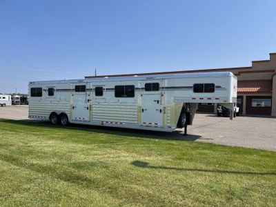 New 2027 4-Star Trailers 6-9 Horse Head to Head Horse Trailer